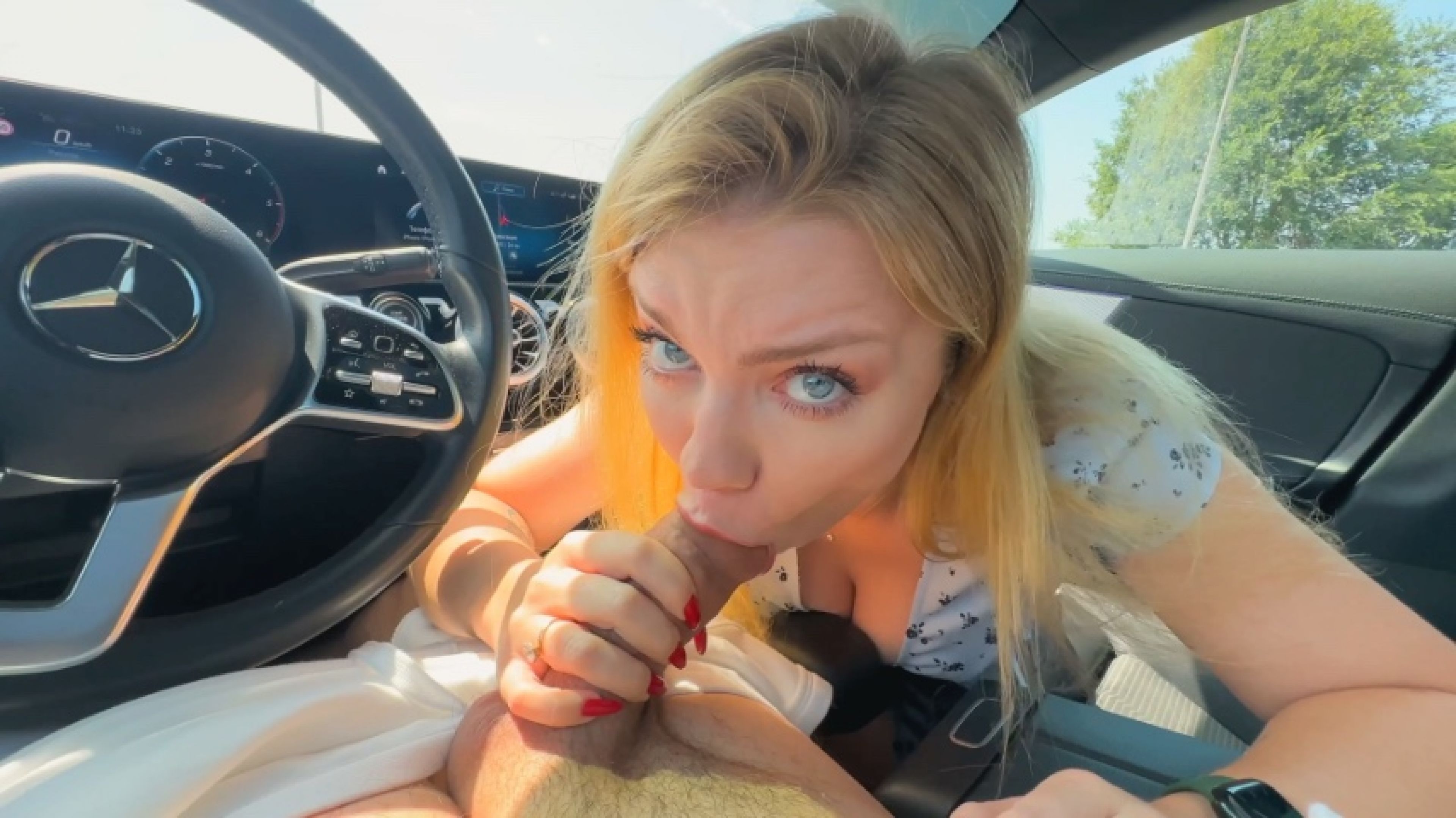 Blowjob in car