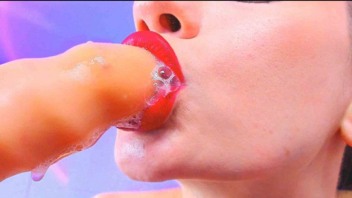 EXTREME CLOSE UP BLOWJOB RED LIPSTICK