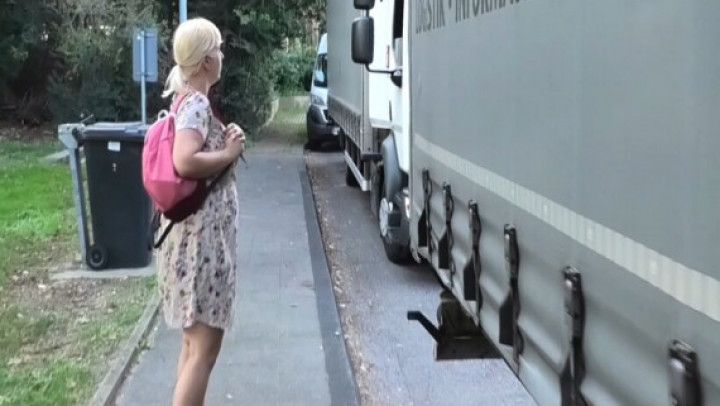 German Amateur: Trucker Nails Blonde