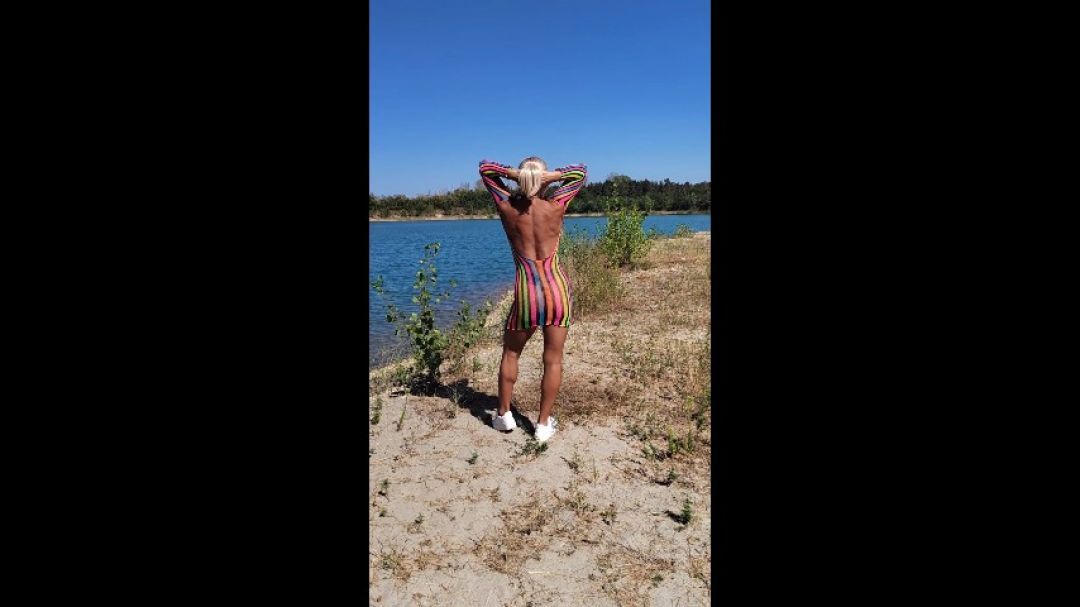 Tits flashing at the lake