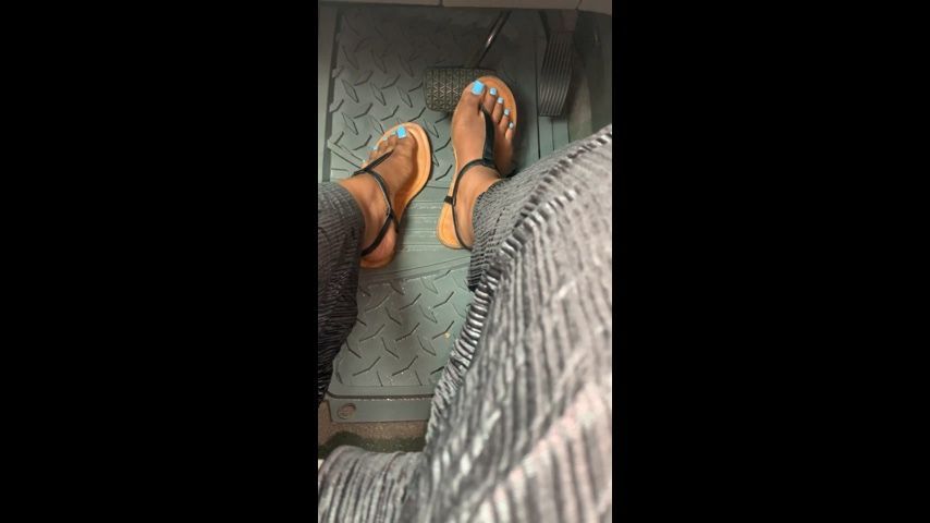 Pedal Pumping in thong sandles