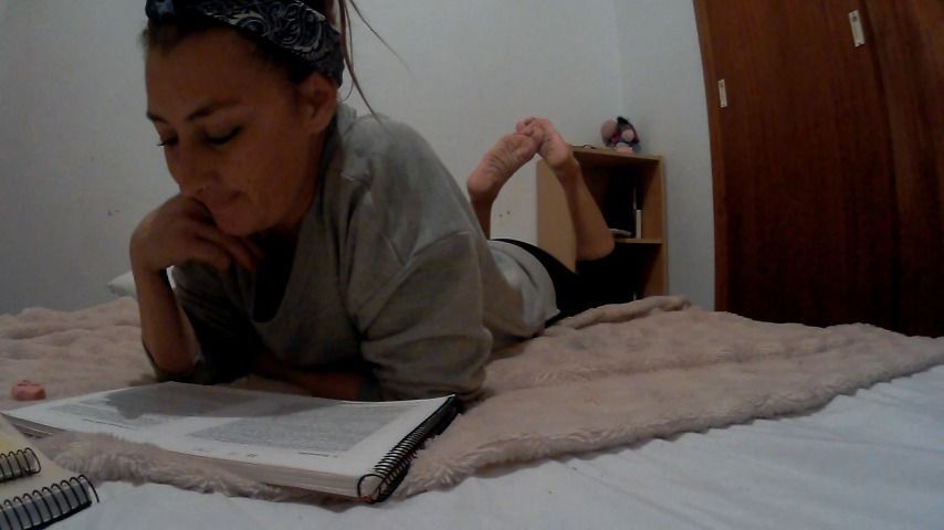 Studying while I show you my feet