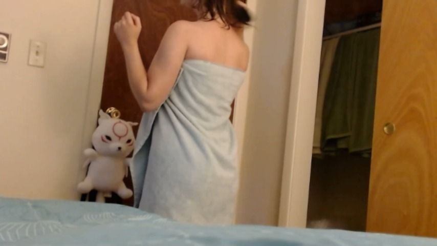 Hidden Cam - Getting Dressed