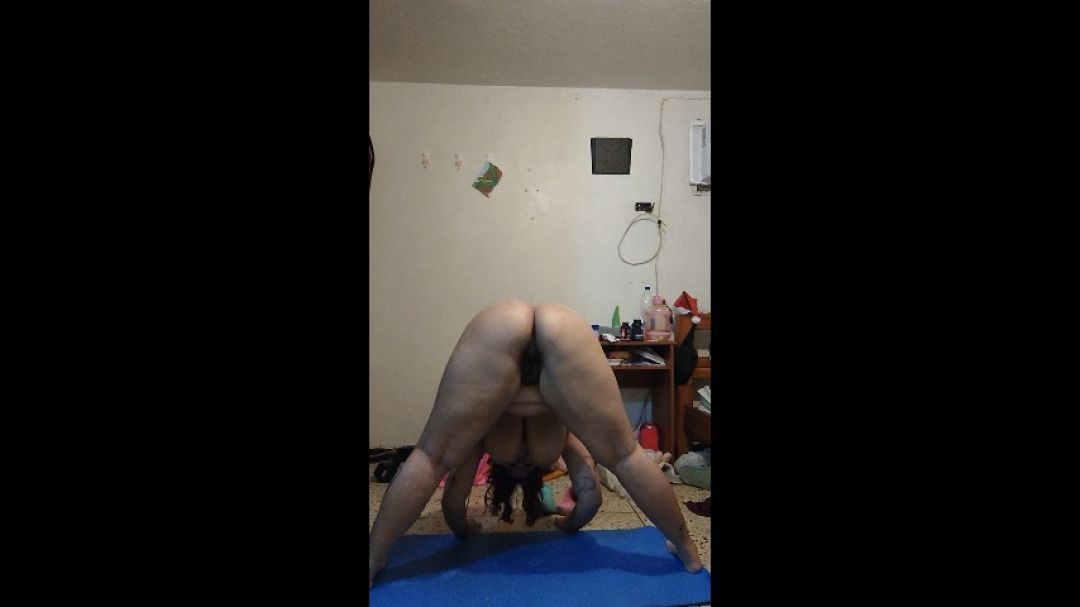 Stretch naked session with me