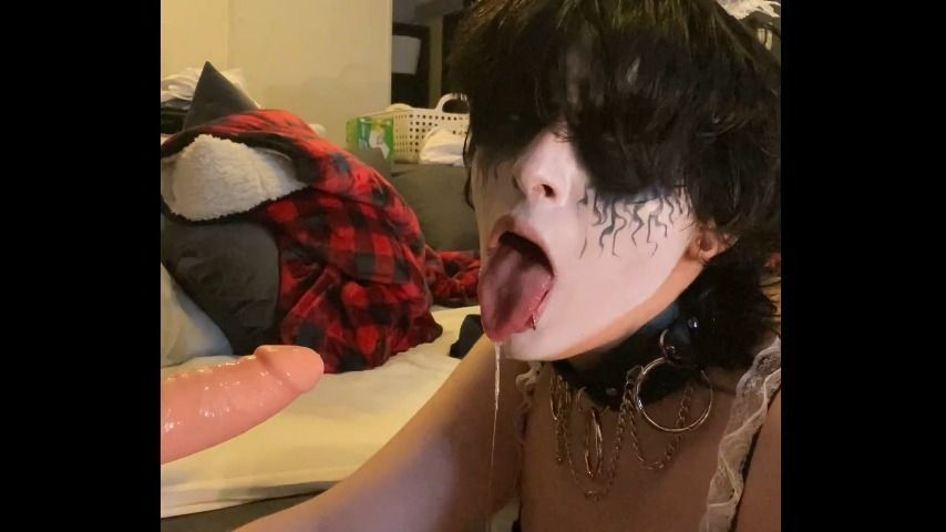 goth transboy maid fucks himself