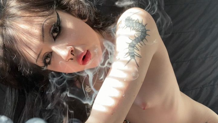 Blunt Smoking + Dildo &amp; Pussy Play