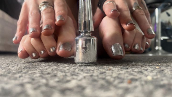 painting my toes and nails silver