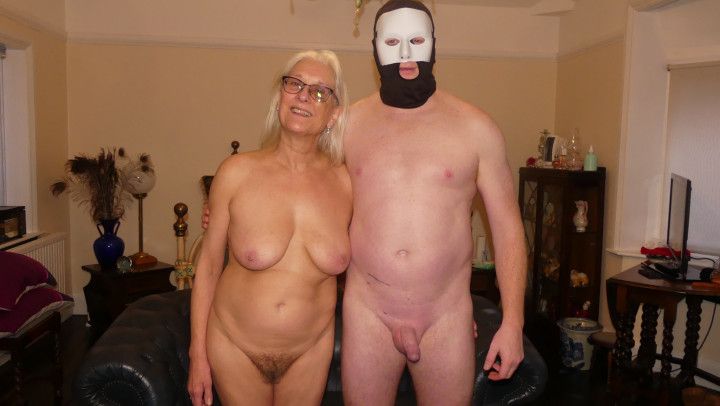 Son fucks his Moms Gilf friend