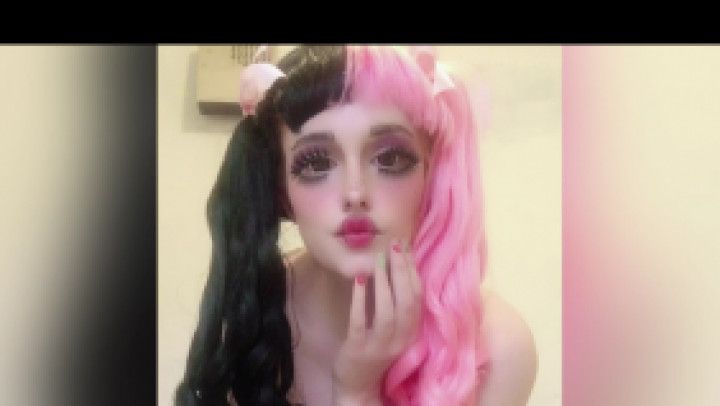 Melanie Martinez Cosplay Striptease