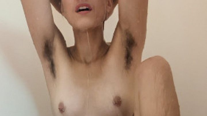 Kait shampoos their big hairy bush