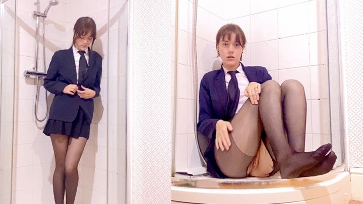 School Girl Wets Herself In The Shower