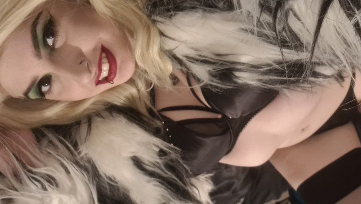 Cruella wants to tease you