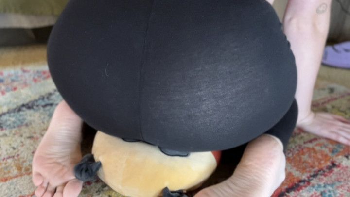 Leggings Farts On Plushies Face