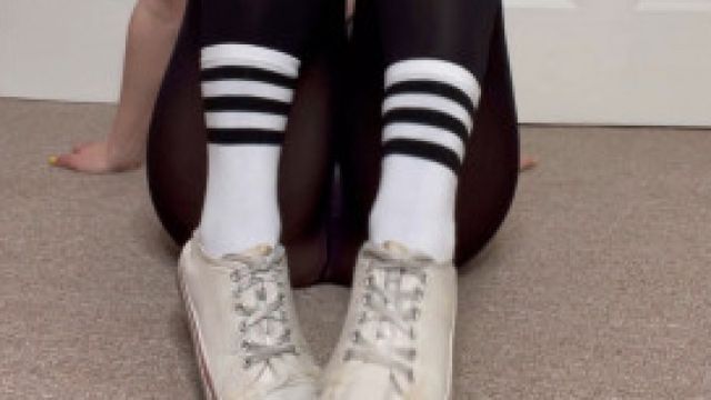 helenrofficial - Shoes & Sock Worship - ManyVids