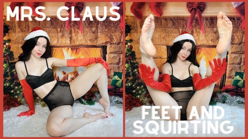 Mrs. Claus - Feet and Squirting