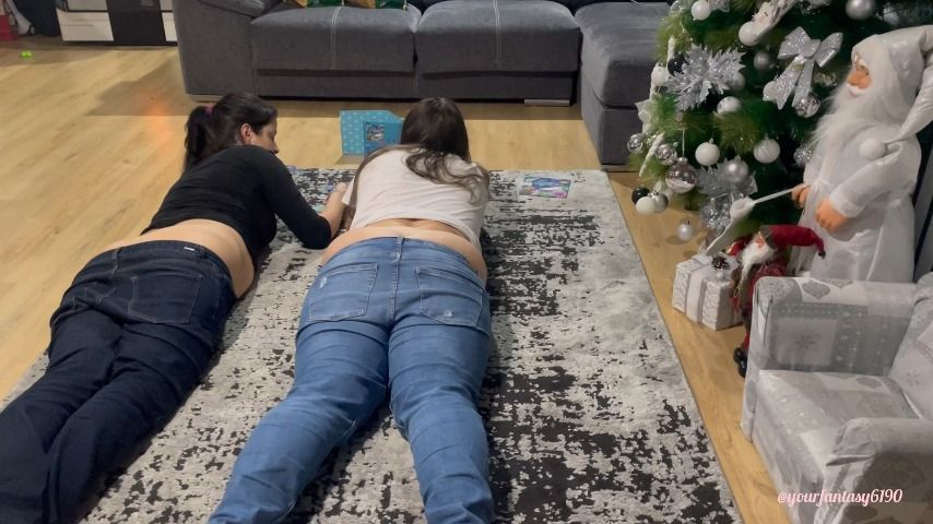 2 friends, a puzzle and 2 butt cracks