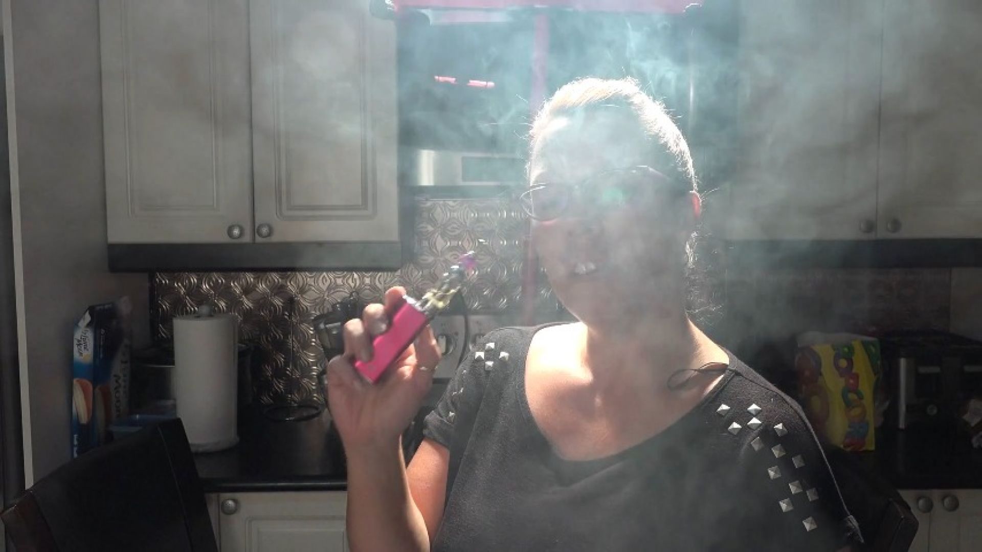 a little bit of vaping for smoke master Ticha