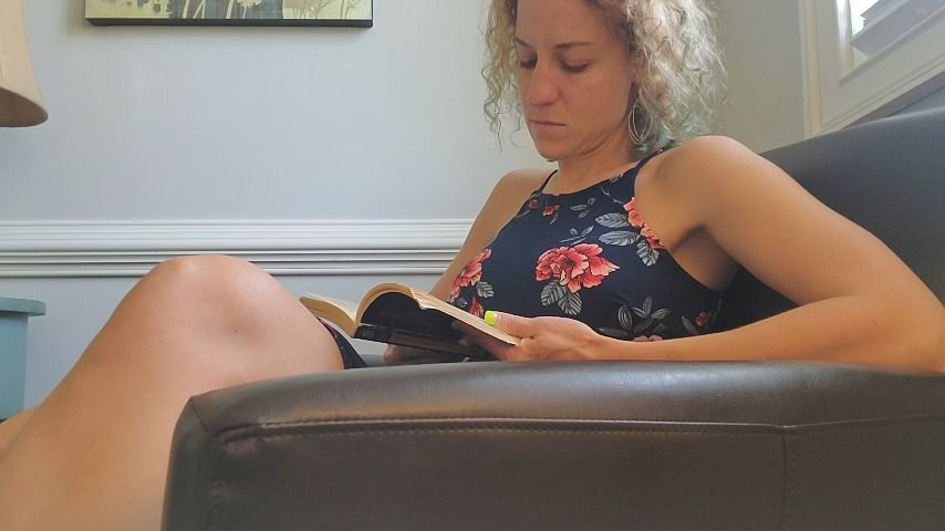 Voyeur MILF reading romance novel SFW