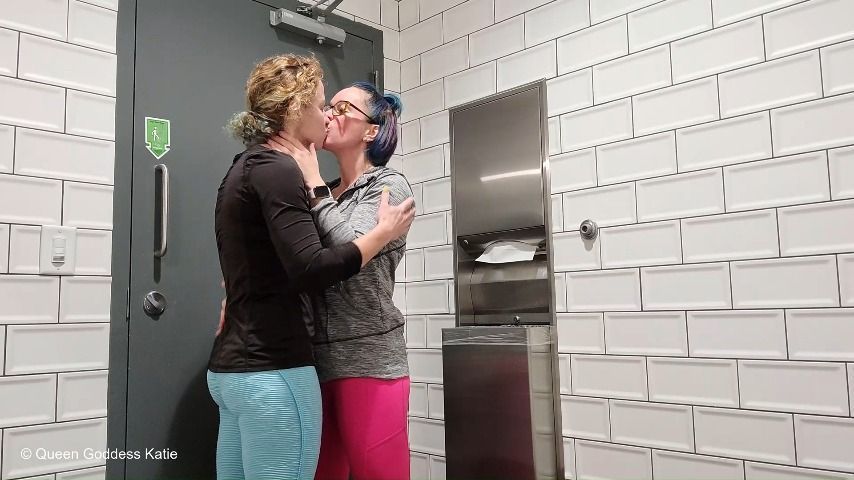 2 sexy MILFs have oral sex in public Loo