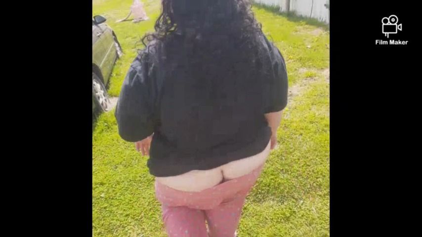 Front yard buttcrack