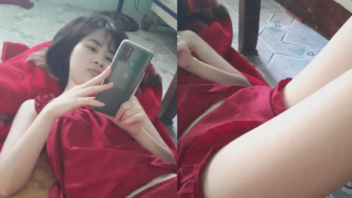 Asian Teen Sweet Face and Beautiful Legs