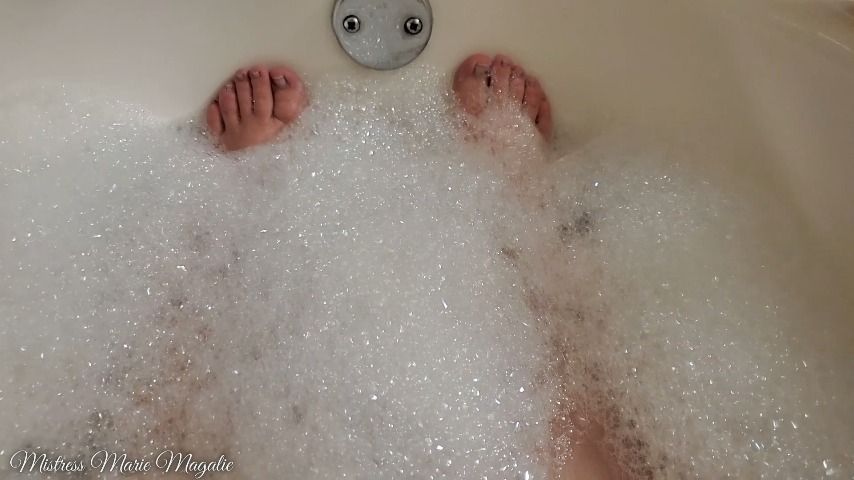 Bubble Bath Bare Toes