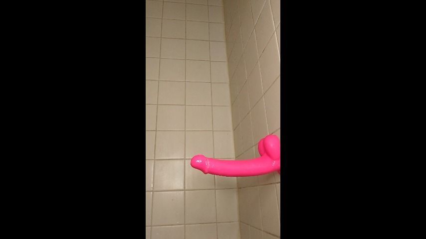 I cum with my new pink shower dildo