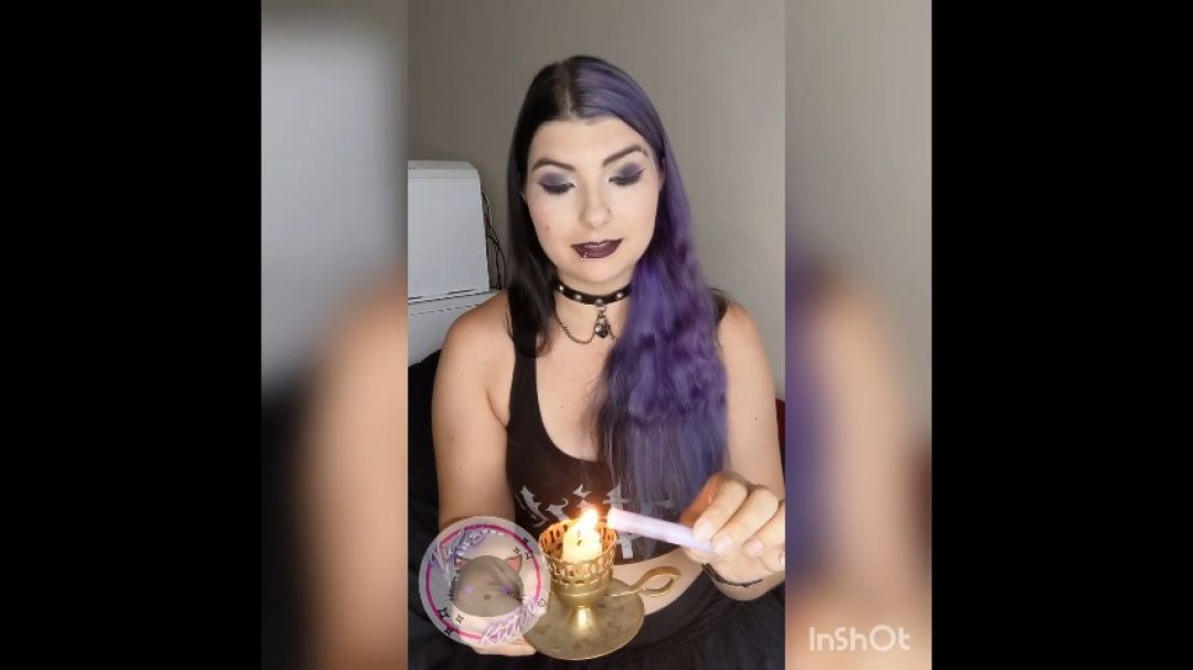 Sexy Witch puts spell on you