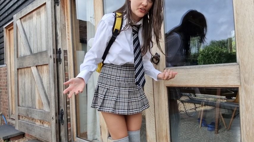 Schoolgirl Pee desperation