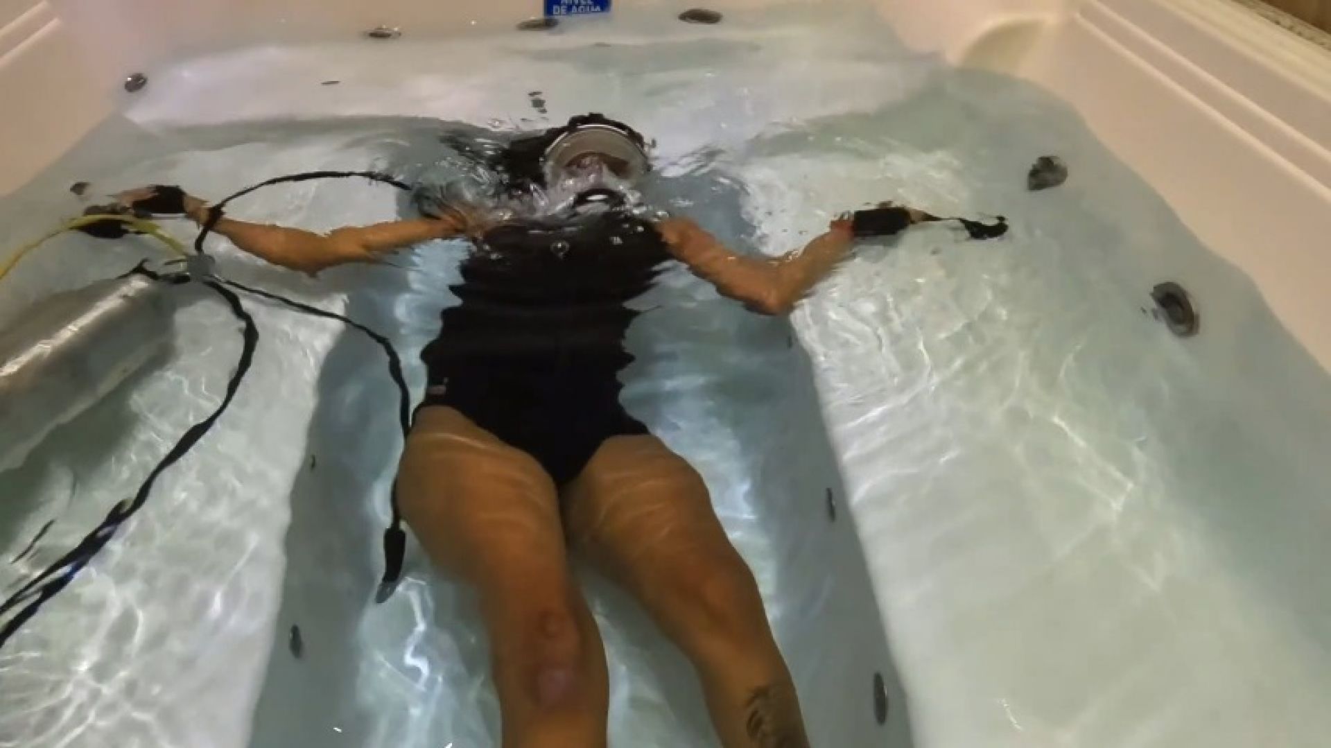 A BONDAGE WELCOME FOR LIZ - UNDERWATER BONDAGE