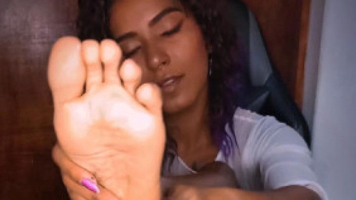 Foot Worship - Shaving my legs