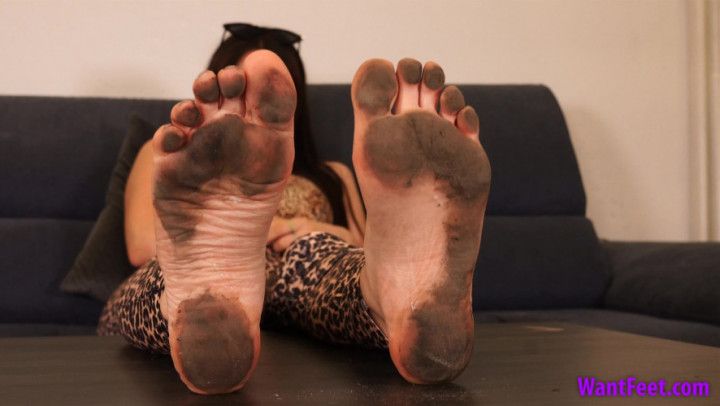 Dirt-Covered Sole Queen - HD