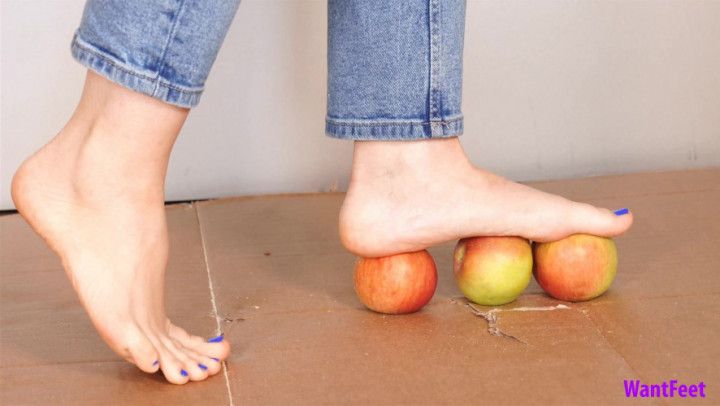 Barefoot Apple Crush HD