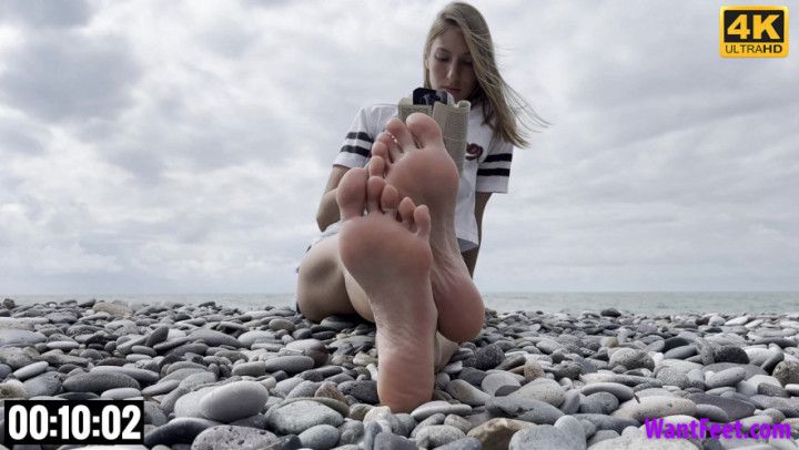 Perfect Soles on The Beach 4K