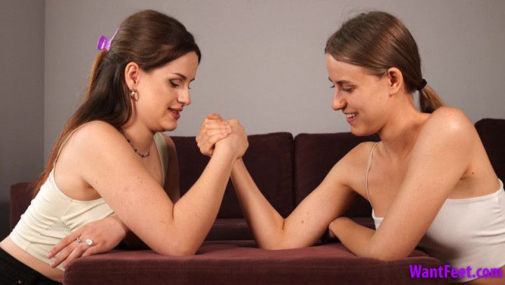 Armwrestling Iris vs Myla HD