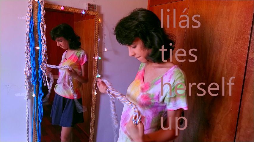 Lilás ties herself up