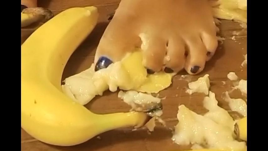 Making banana pudding with soles