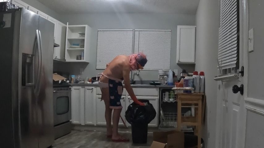 House  bitch cleaning for goddess