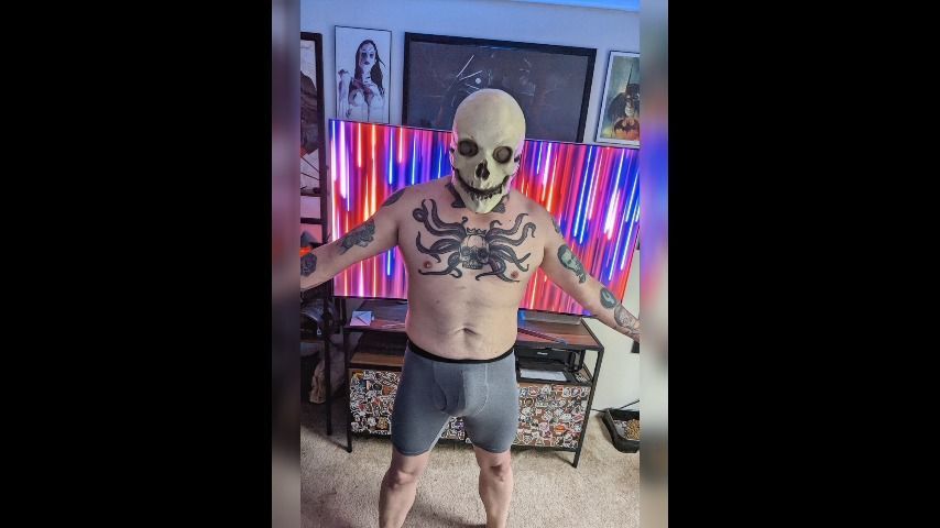 Nude Tattooed Horror Dude Skull Slideshow