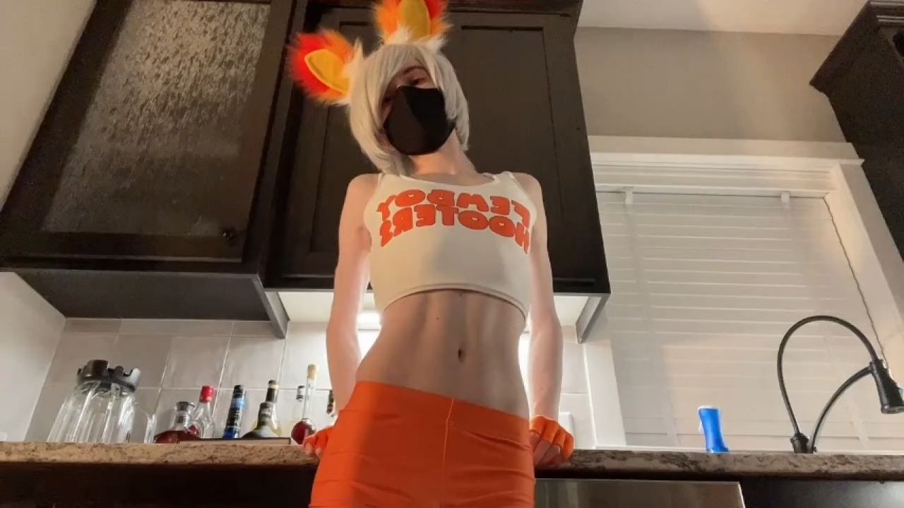 Femboy Hooters Employee Takes Your Order And Also A Dildo