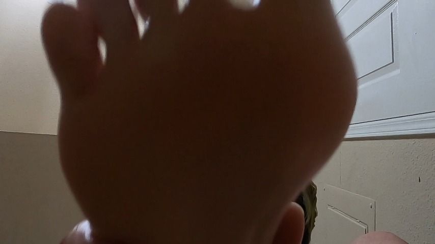 Gentle Giantess Foot Massage