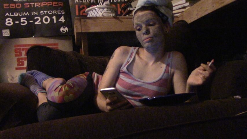 Smoking while wearing a Face Mask