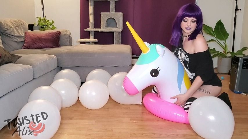 Balloons, pee and unicorn