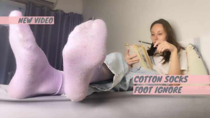 Cotton socks feet ignore