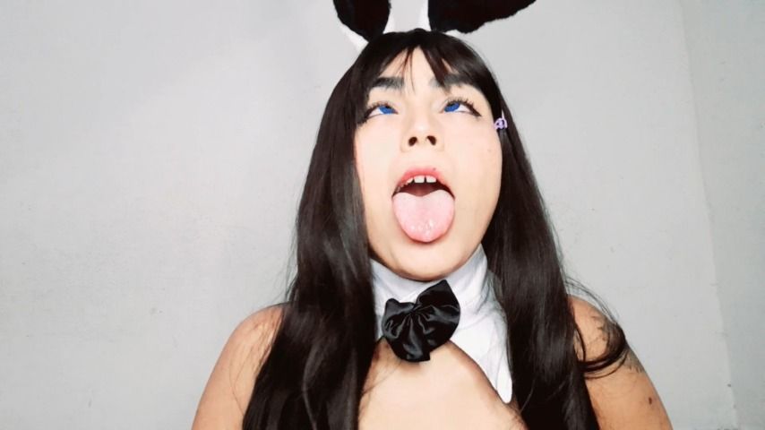 bunnygirl does ahegao face