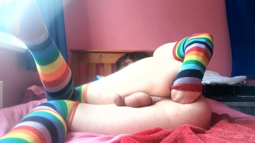 Cute femboy self fisting