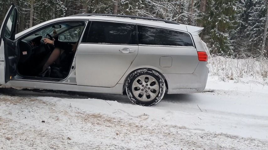 Extremely Hard Honda Revving in Snow