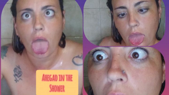 Mum AHEGAO in the shower