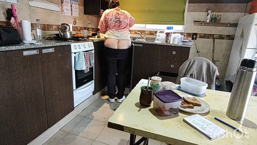 buttcrack/ pee/ big ass