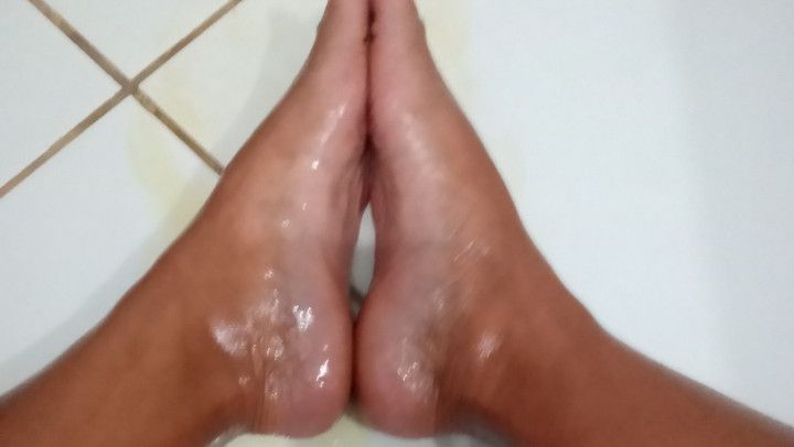 My Messy Oily Foot